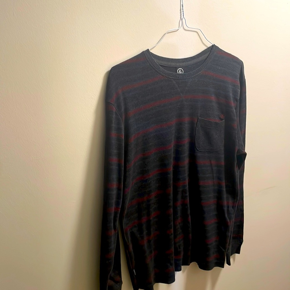 Volcom sweater